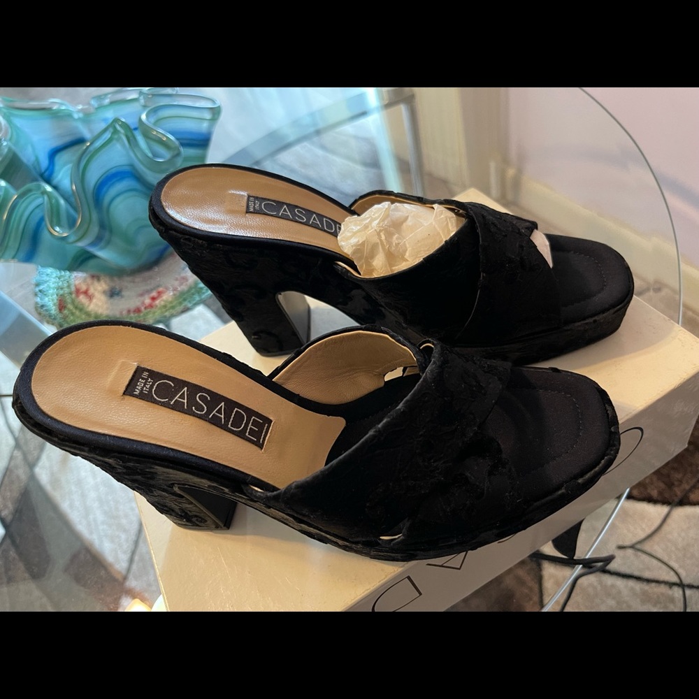 Casadei velvet flowers platform sandals💙 - Picture 4 of 9